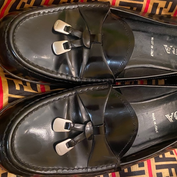 Prada shoes - Picture 5 of 8